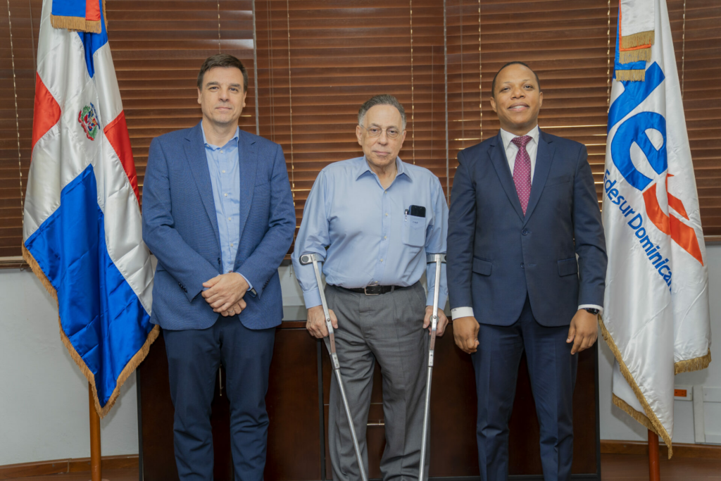 Presidente de CUED Celso Marranzini posesiona a nuevo Gerente General de Edesur Dominicana