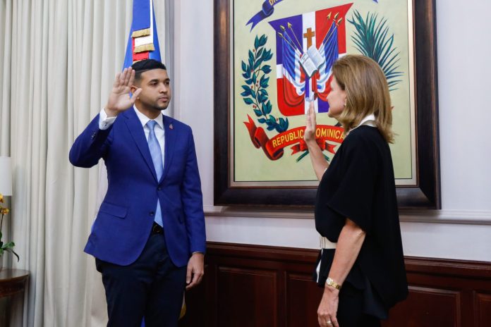 Vicepresidenta Raquel Peña Juramenta Nuevos Ministros en la República Dominicana