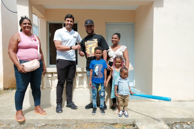 Fundación GBC entrega vivienda a familia de escasos recursos en Villa Mella