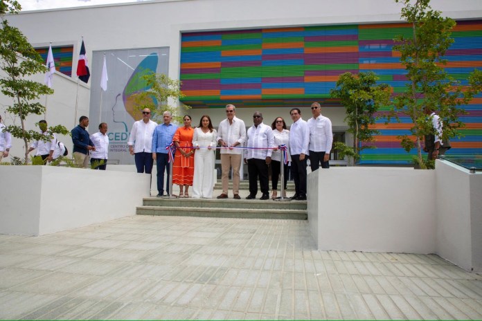 Presidente Abinader Inaugura Obras de Agua y Vivienda en Santiago