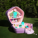 La casa de los 90s de Polly Pocket ahora existe en tamaño real