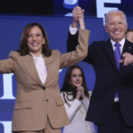 Biden entrega el relevo a Kamala Harris en un emotivo inicio de la Convención Demócrata