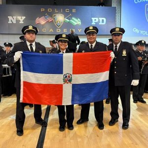 NY: Oficiales dominicanos son ascendidos de capitán al rango de subinspector