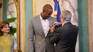 Al Horford recibe la Orden del Mérito de Duarte, Sánchez y Mella