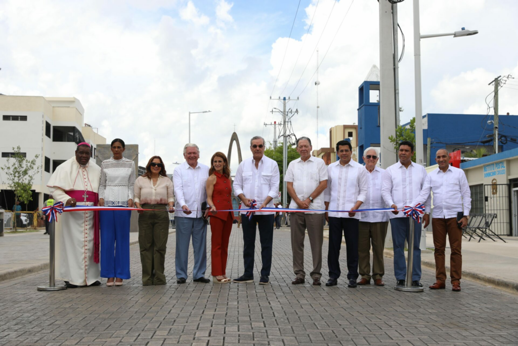 Presidente Abinader inaugura Boulevard de la Peregrinación y reconstrucción de calles circundantes de la Basílica de Higüey