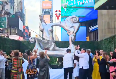 Wepa! Exhiben escultura de artista dominicano en Times Square