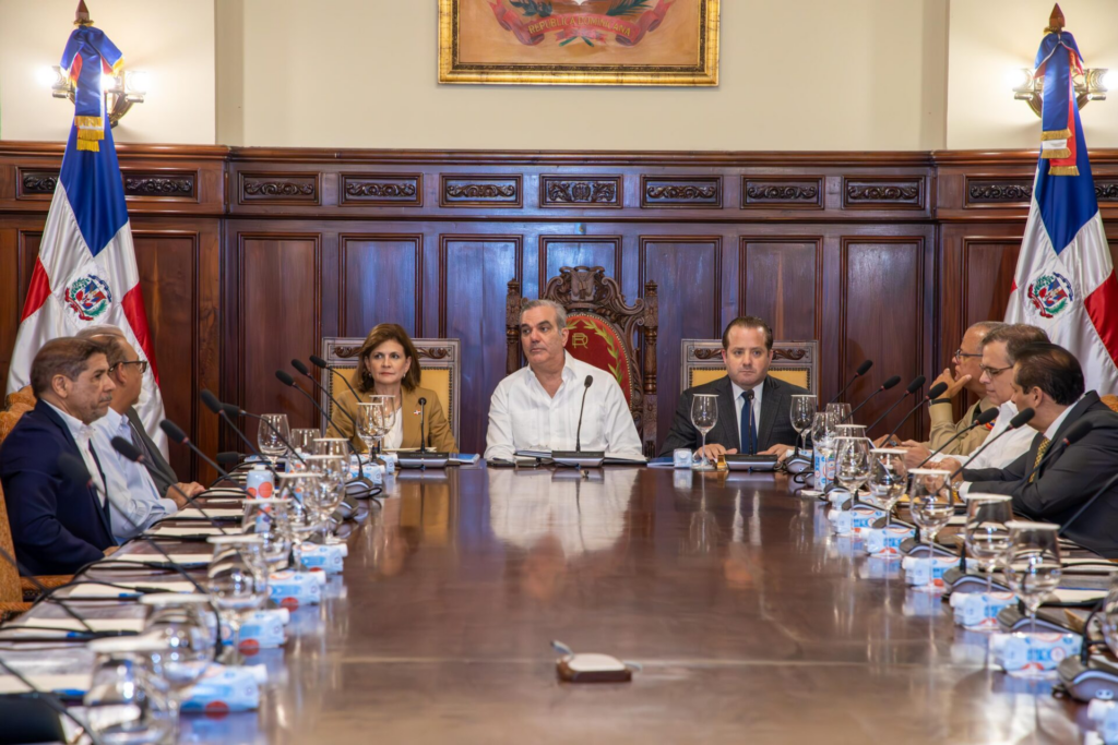 Presidente Abinader encabeza consejo de ministros para conocer primer presupuesto realizado bajo las directrices de la ley de responsabilidad fiscal