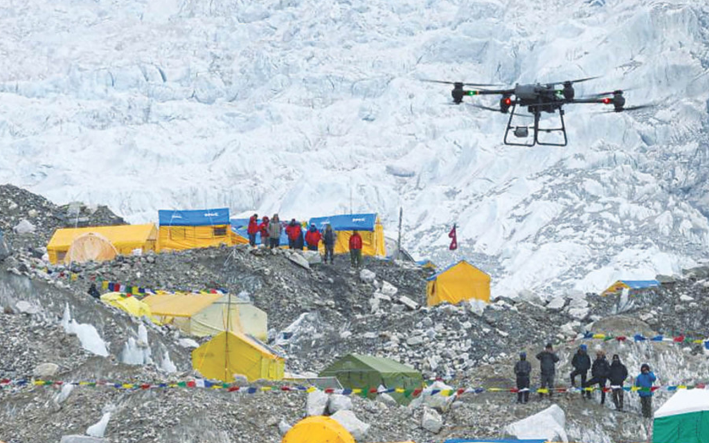 Drones chinos ayudarán a eliminar basura del Monte Everest