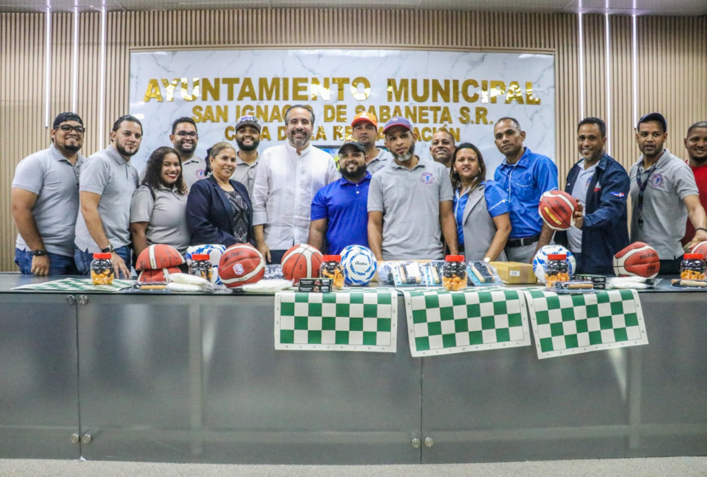 INEFI presenta lotes de canchas mixtas y programas en Santiago Rodríguez