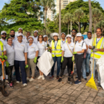 BANDEX y el Ministerio de Medio Ambiente realizan jornada de limpieza en Playa Güibia