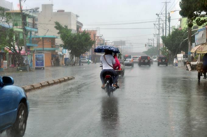 Vaguada Incrementa Lluvias en el País y Mantiene a Cuatro Provincias en Alerta Verde