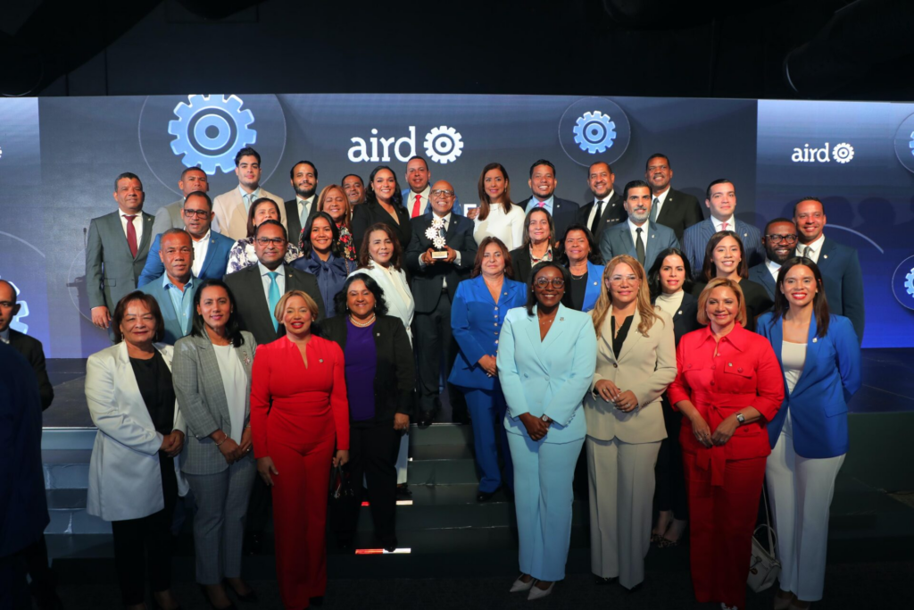 AIRD otorga a la Cámara de Diputados el galardón a la labor Institucional en Apoyo al sector Industrial