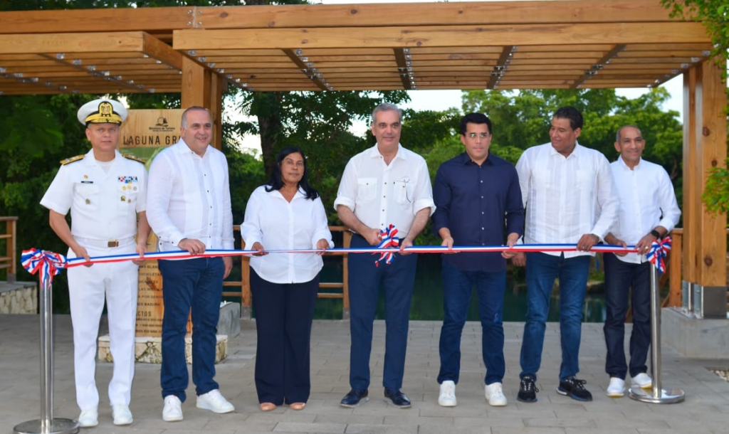 Presidente Abinader y ministro de Turismo entregan proyecto mejoramiento de la Laguna Gri-Gri y su entorno en Río San Juan