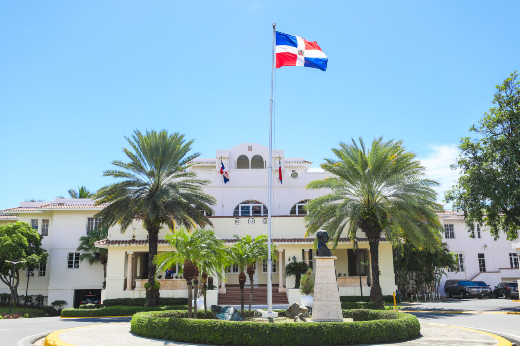 MIREX informa sobre designación de embajadores del Servicio Exterior Dominicano y nuevo viceministro de Relaciones Exteriores